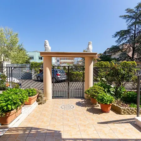 90a - Casa Vitello D'oro * Montesilvano Marina
